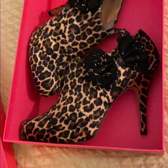 New booties - Picture 3 of 5